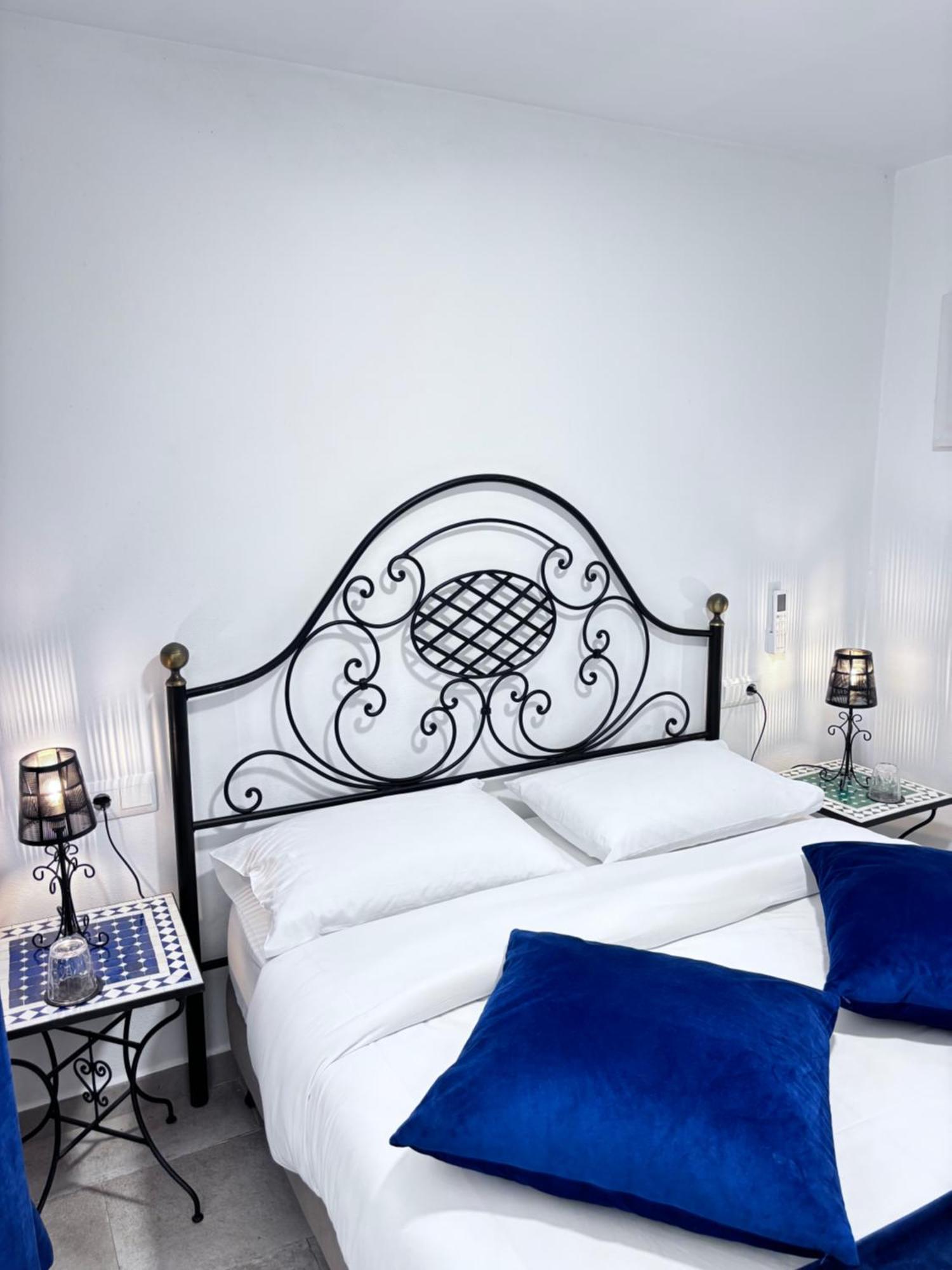Shanti'S Andalusian Rooms Malaga Exterior photo