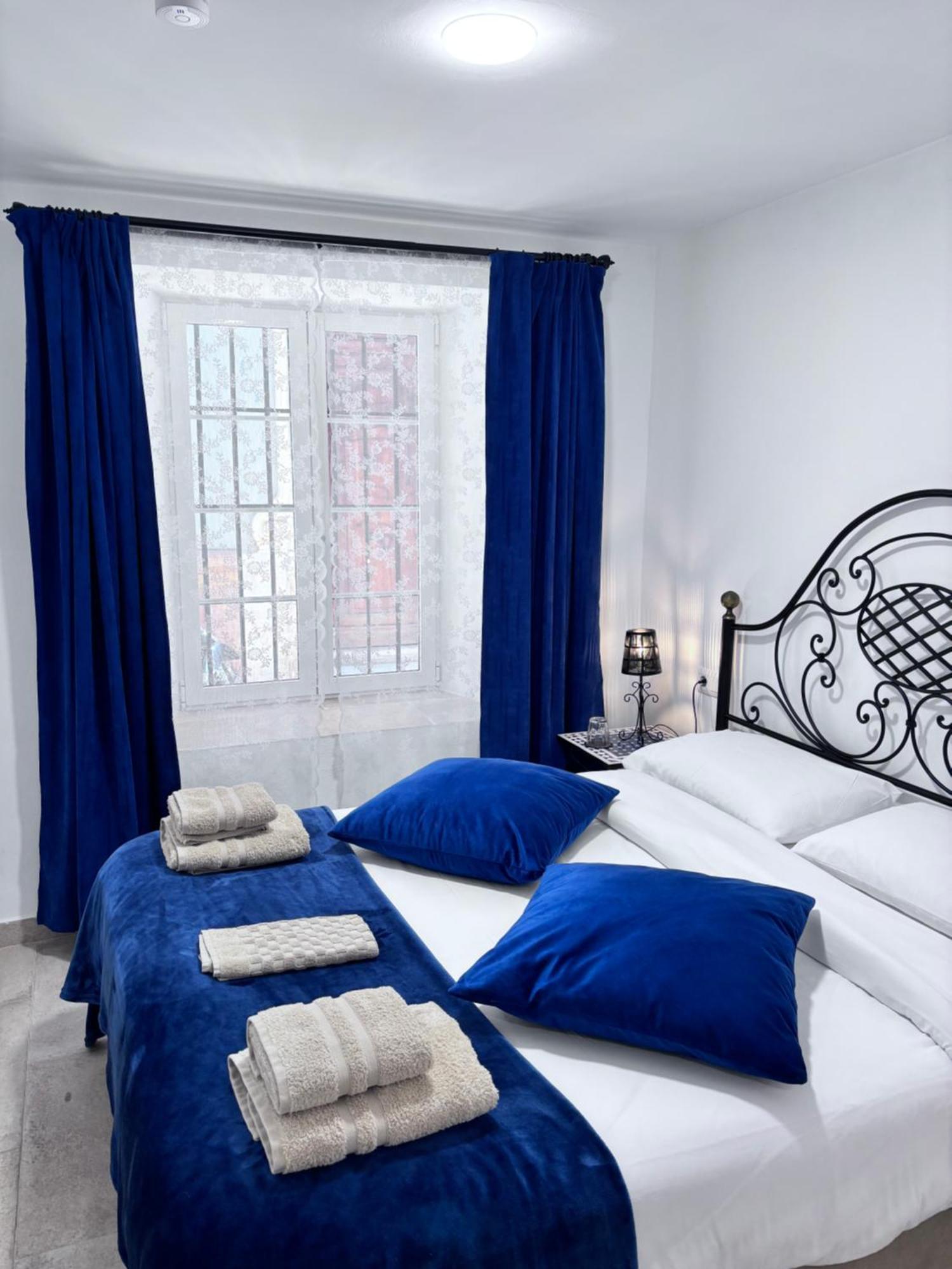 Shanti'S Andalusian Rooms Malaga Exterior photo