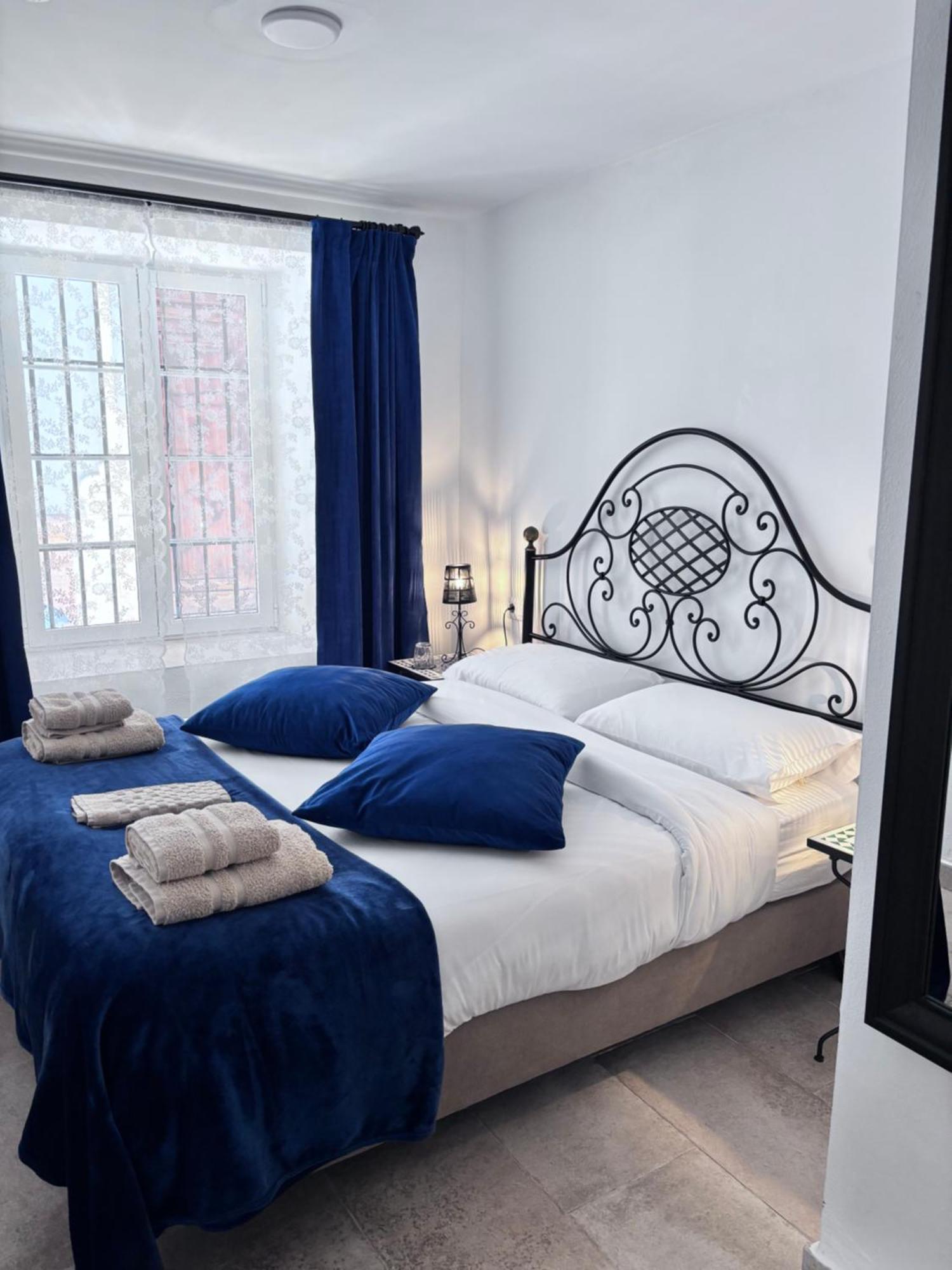 Shanti'S Andalusian Rooms Malaga Exterior photo