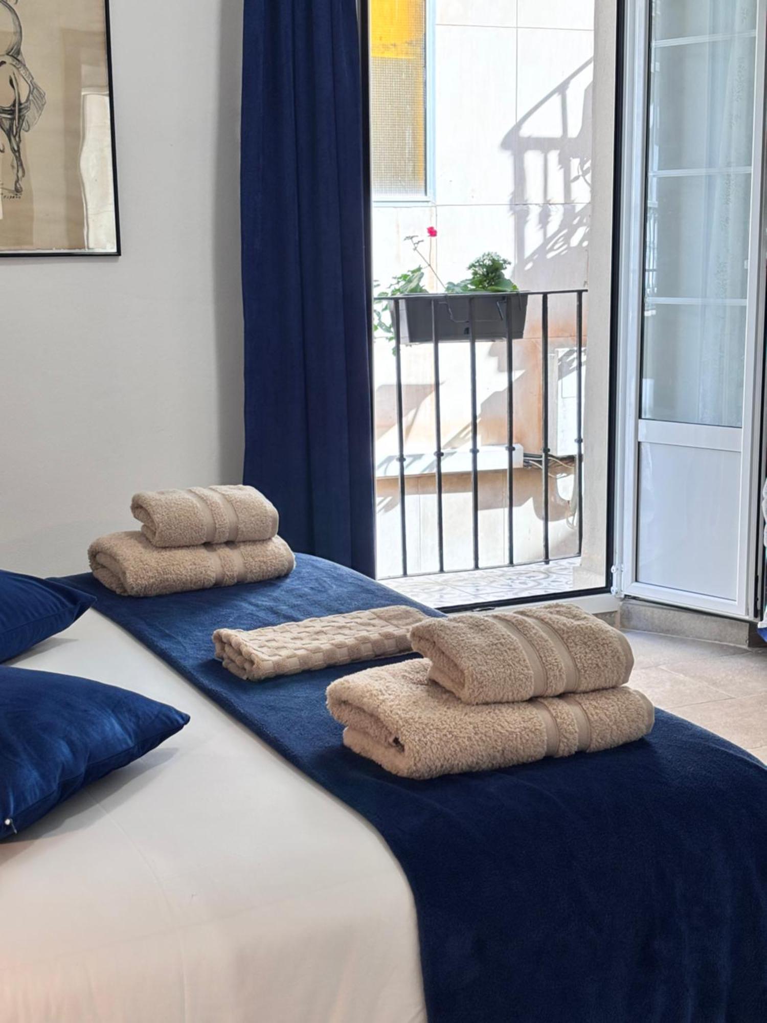 Shanti'S Andalusian Rooms Malaga Exterior photo